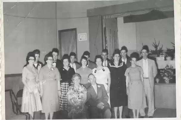 David Todd with 5 of his 6 children and their spouses, and one granddaughter from Vera Duncan who died at the age of 31 (not pictured). The extra couple is unidentified.